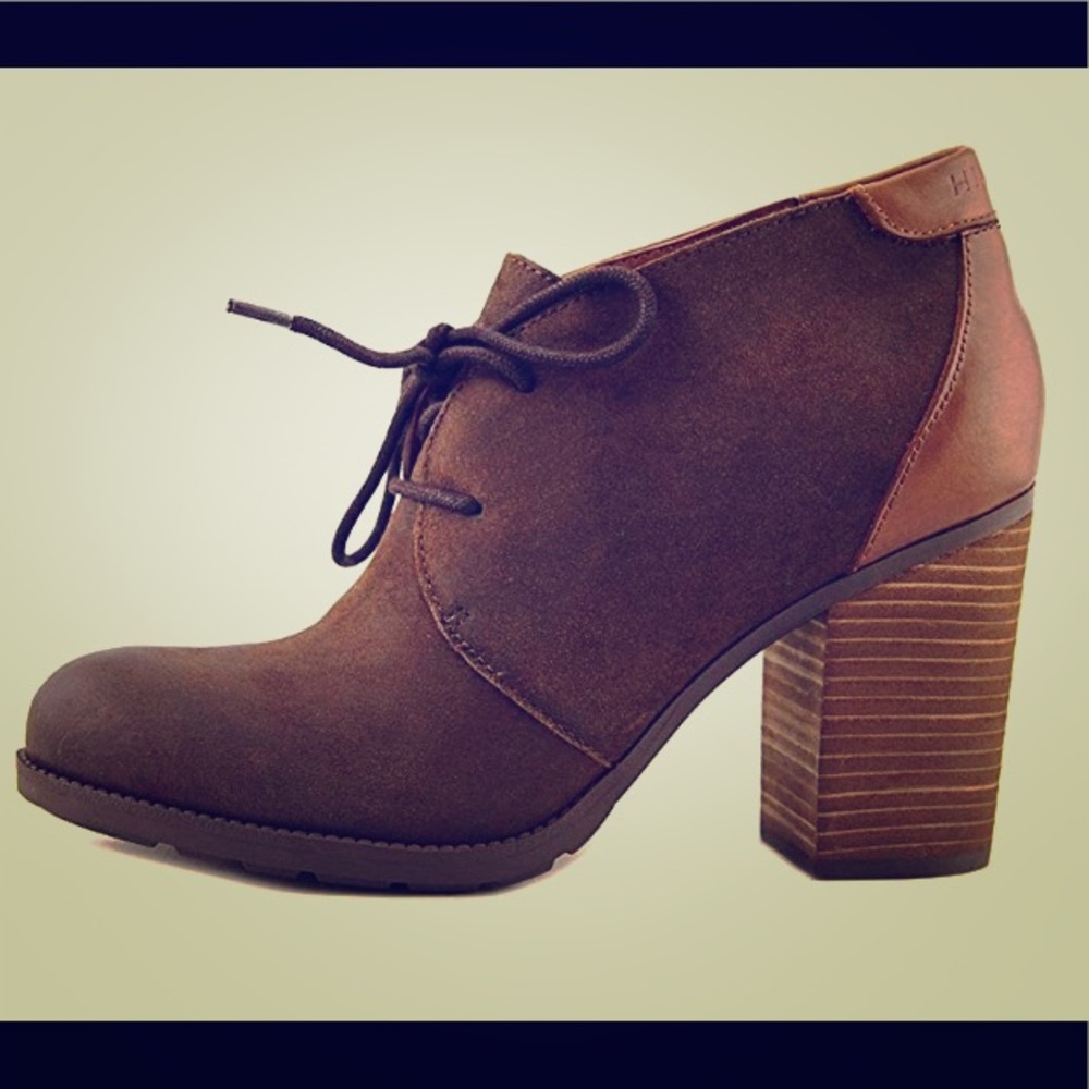 NWOT: Tommy Hilfiger Women Duff Leather Ankle Boots